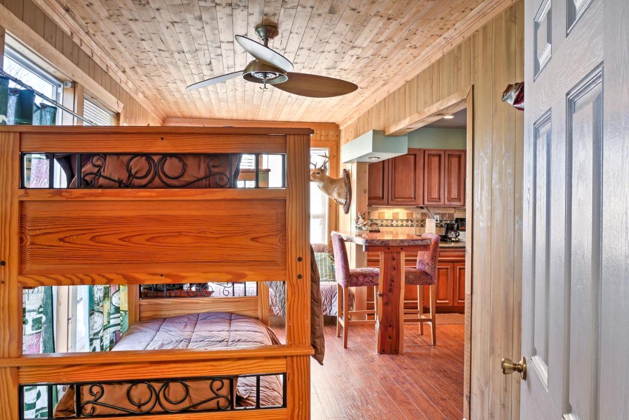 Paradise Cove Cabin With Boathouse And Dock Guntersville Kültér fotó